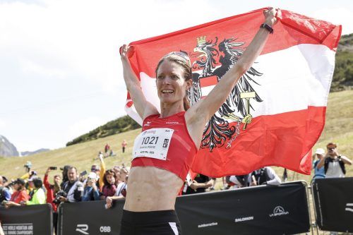 Andrea Mayr feierte ihre siebte WM-Goldene frenetisch. GEPA