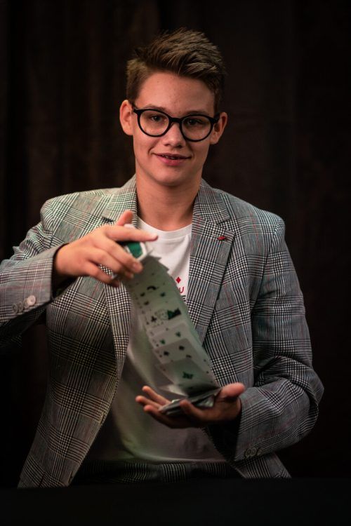 Auch er tritt bei der Zaubergala auf: Nachwuchskünstler Simon Märk aus Hohenems.