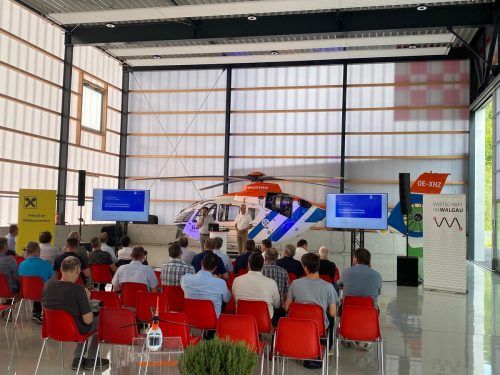 Auditorium im Wucher-Hangar.       hab (2)