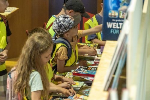 Bei 3000 Büchern in der größten Kinder- und Jugendbuchhandlung in der Kulturbühne Ambach in Götzis war für jeden Geschmack etwas dabei.  VN/PAULITSCH