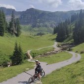 Mit dem E-Bike rund um die Kanisfluh