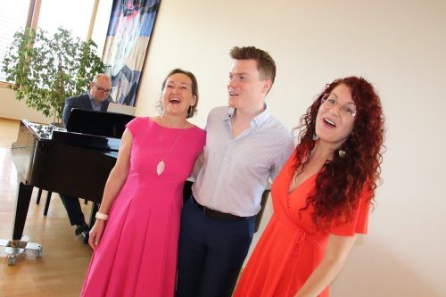 Birgit Plankel, Jakob Peböck und Victoria Türtscher beim „Klassik-Café“. NAM