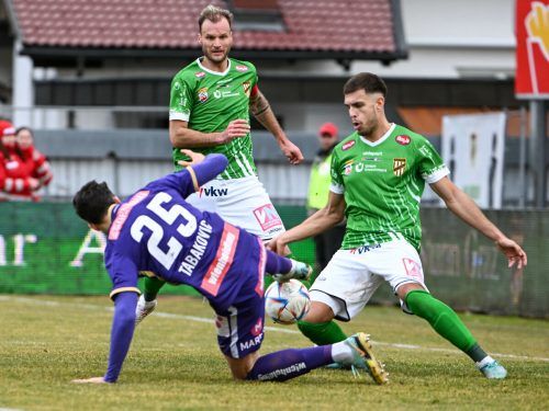 Bislang traf Haris Tabakovic gegen Austria nicht, auch weil Matthias Maak und Darijo Grujcic etwas dagegen hatten.