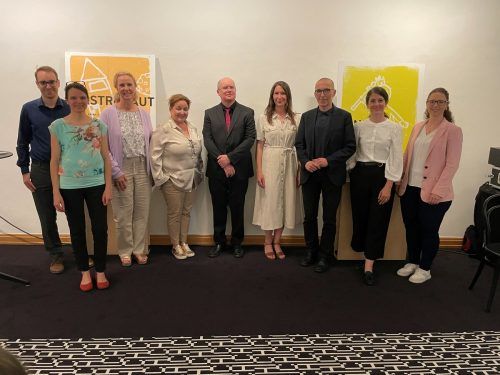 Clemens Rauch, Denise Zech, Bea Bröll, Gamze Terzioglu, Hans Gruber, Rebecca Gebreheneras, Dr. Walter Schmolly, Natascha Soursos und Nathalie Koch. VN/HE