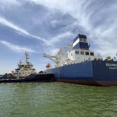 Panne im Suezkanal – Öltanker behindert Schiffsverkehr