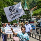 Protestmarsch gegen „Tunnelspinne“