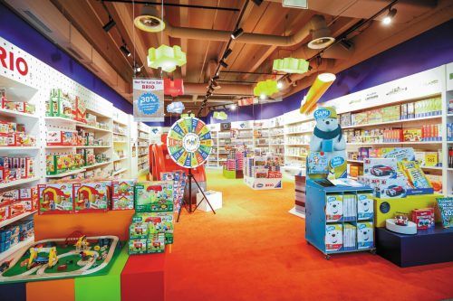 Noch bis 10. September 2023 erhalten VN-Abonnenten 15 % Rabatt auf ihren Einkauf im Ravensburger Shop im Messepark in Dornbirn. Ravensburger