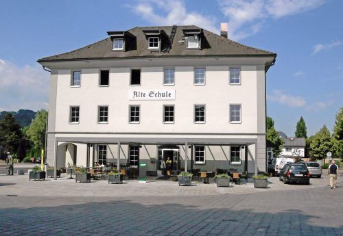 Die Alte Schule in Höchst öffnet am 1. Juli ihre Türen. ajk