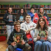 Bücherguides der Mittelschule Bludenz wärmen sich für die Buch am Bach auf