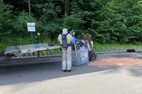 Die Natronlauge musste in einen anderen Behälter gefüllt werden. stadt dornbirn