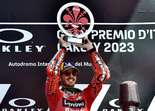 Drei Ducatis auf dem Podium und Francesco Bagnaia darf sich als Sieger feiern lassen. ap