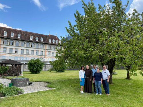 Ein Gartenjuwel mitten in der Stadt ist für die Schülerbetreuung der Volksschule Mitte nutzbar.  stadt bludenz