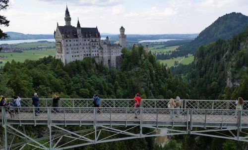 Eine 21-jährige Frau starb nach einem Angriff bei Neuschwanstein.  reuters