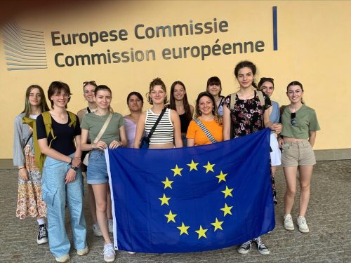 „EU hautnah erfahren“ hieß es für die Viertklässlerinnen der HTL Dornbirn.  HTL Dornbirn