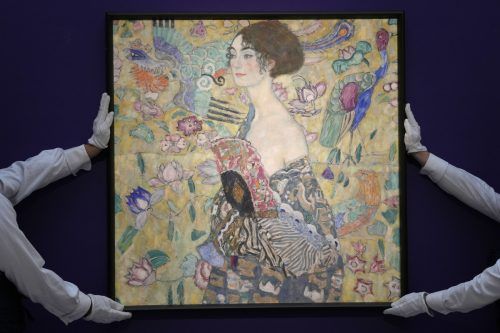 Fast 100 Millionen Euro zahlte ein Käufer für Gustav Klimts „Dame mit Fächer.“ AP
