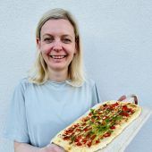 Frühlingshafter Flammkuchen