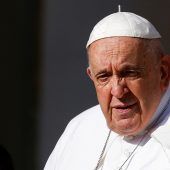 Papst empfängt Künstler