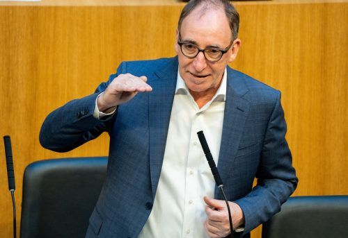 Gesundheitsminister Johannes Rauch führt Corona in ein „Regelsystem“. APA