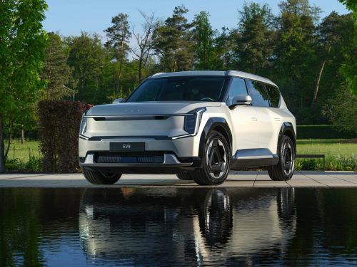 Groß, aber nicht sperrig: Kias neues Elektro-Flaggschiff setzt auf glattes Würfel-Design und schlichtes, unaufdringliches Interieur. Werk