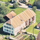 180-jähriges Gebäude im Mittelpunkt
