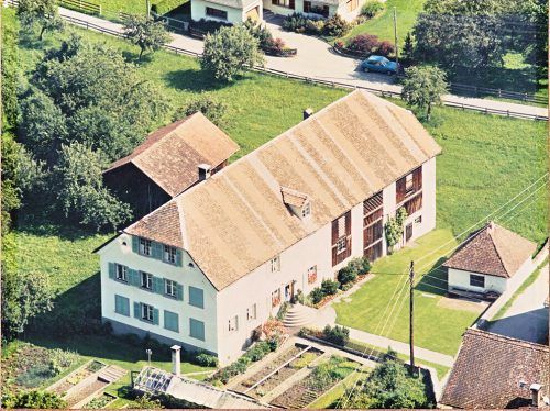 Im mittlerweile 180-jährigen Gebäude befindet sich seit 1994 die Artenne, welche zum Kultur- und Veranstaltungsraum adaptiert wurde. artenne