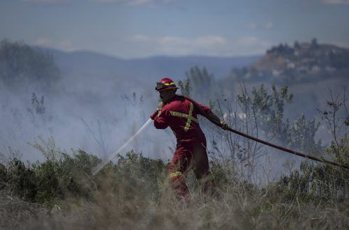 In ganz Kanada wüten bereits über 400 Waldbrände.  ap