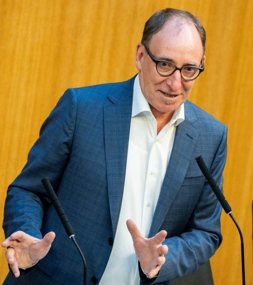 Johannes Rauch legte dem Parlament ein Covid-19-Überführungsgesetz vor.