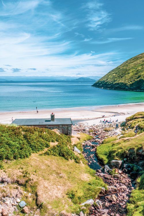 Keem Bay Beach auf Achill Island gilt als einer der schönsten Strände Irlands. Shutterstock