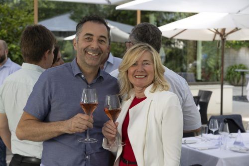 Lisbeth Lorenz und Thomas Schwarz gut gelaunt beim Business Circle.