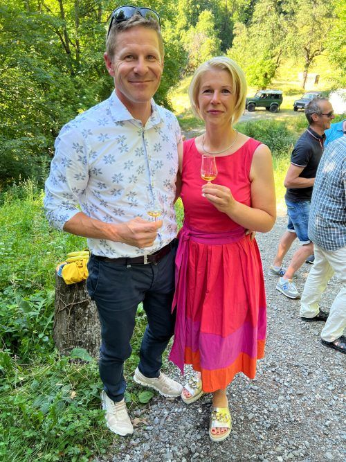 Manuela und Toni Ederer beim ersten Stopp.