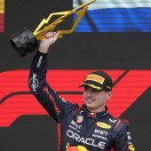 Verstappen führt Red Bull zu Jubiläumssieg