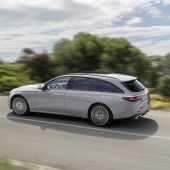 Autonews der Woche Mehr Platz im Kombi der neuen Mercedes E-Klasse/ Mehr Neuwagenzulassungen in Europa/ Update für den Mazda CX-30