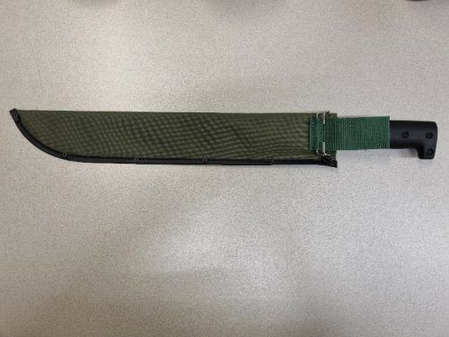 Mit einer Machete soll der Mann in der Wohnanlage andere Bewohner in Angst und Schrecken versetzt und eine Frau bedroht haben.  APA