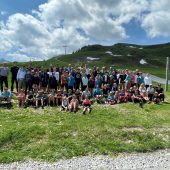 Freiwillige Helfer befreien den Erlebnisberg Golm von Müll