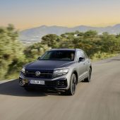 Autonews der Woche VW Touareg R-Modell aufpoliert / Update für den Range Rover Evoqe / Neuer Volvo EX 30
