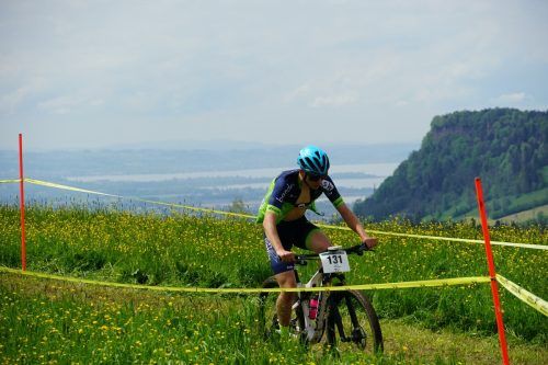 Perfektes Wetter begleitet die Alpencupserie in Buch.