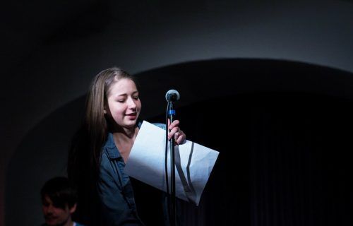 Poetry Slamerin Ines Strohmaier wird mit Samuel Rhomberg durch den Abend führen. tas