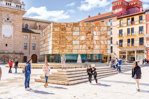 Saragossa ist die fünftgrößte Stadt in Spanien. Shutterstock