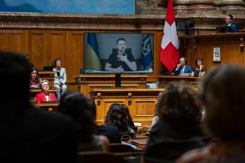 Selenskyj sprach über Video vor den Abgeordneten in Bern. AFP