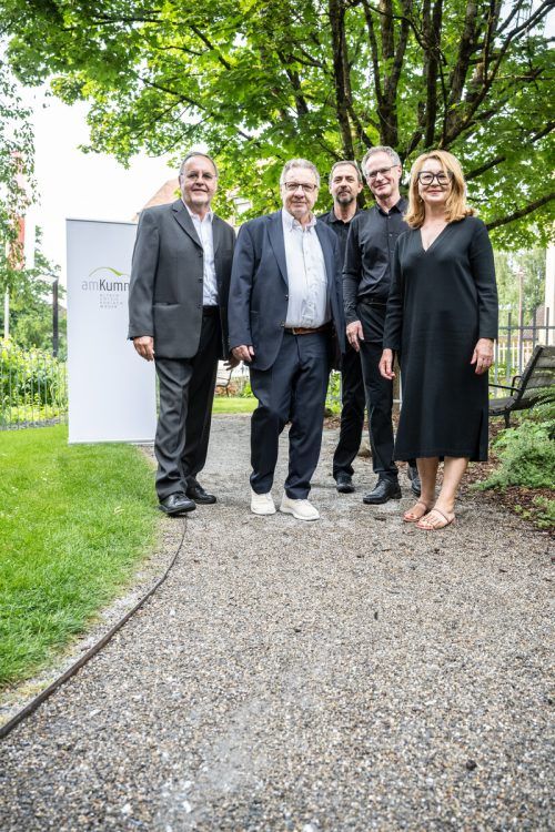 Stefan Flatz, Hansjörg Ellensohn, Michael Fitz, Helmut Giesinger und Edith Lampert-Deuring.  KulTour am Kumma
