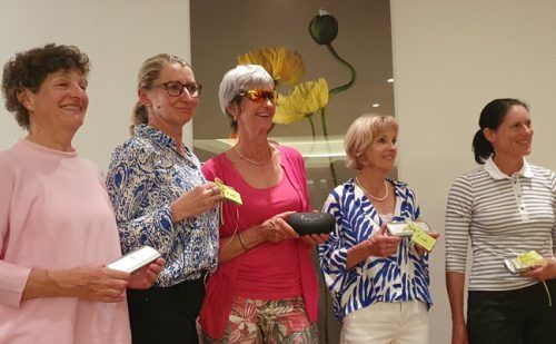 Strahlende Gesichter bei der Preisverteilung mit schönen Sachpreisen. ladiesclub gc bludenz braz