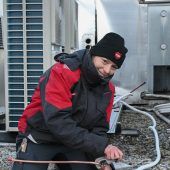 Gebäudetechniker stellt Weichen für die Zukunft