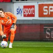 Neuer Verteidiger fix, ein Goalie im Visier