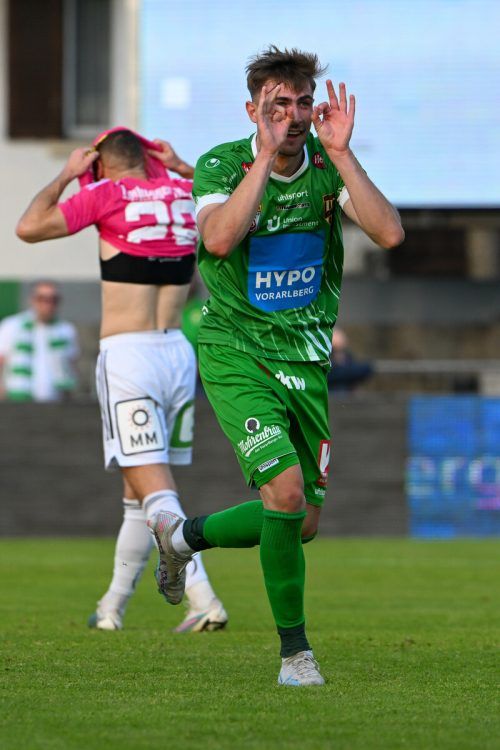 Linksverteidiger Tobias Berger bejubelt hier seinen ersten Bundesligatreffer beim 5:1-Heimsieg im letzten Spiel gegen den heutigen Gegner Hartberg. gepa