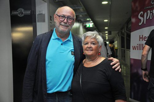 Turnsport-Vorarlberg-Präsidentin Karin Engstler mit Dr. Robert Spiegel.