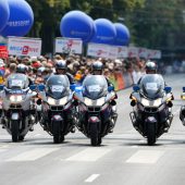 14 Polizeifahrzeuge, 108 Polizisten und 180 Streckenposten