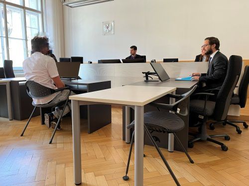 Vor dem Landesgericht Feldkirch lief der Prozess gegen den Hölzlertreter.  VN/PPL