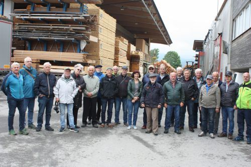 Vorarlberg 50Plus Ortsgruppe Zwischenwasser besuchte die Firma Welte Holzbau in Brederis. VN-TK