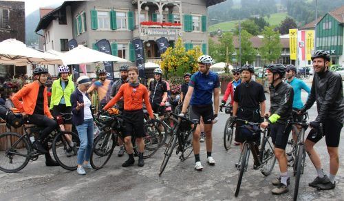 Als Draufgabe zu den Radtagen „Into the Wold“ kam Organisator Matthias Köb mit einer Gruppe zum Tour-Austria-Event.