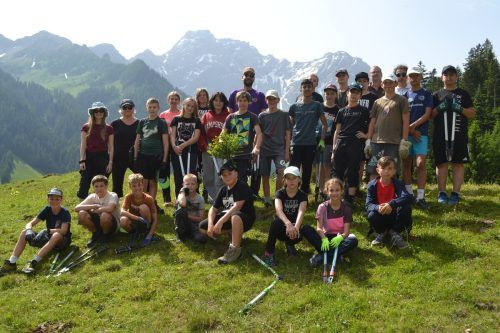 Als Erinnerung fürs Klassenalbum darf ein Gruppenbild nicht fehlen.   em (2)